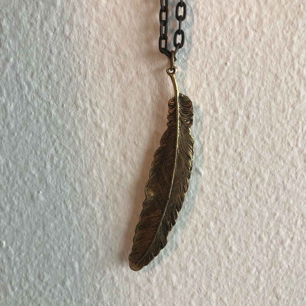 NWOT Bronze Feather Statement Necklace